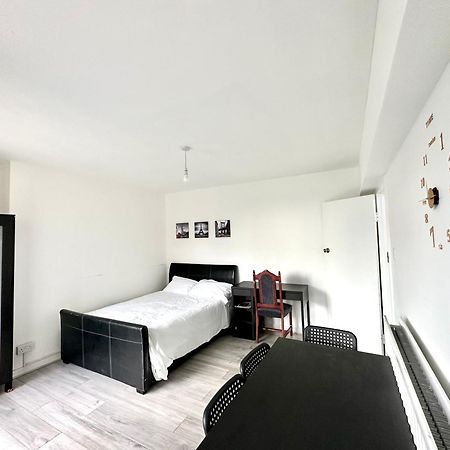Fabulous 3 Bedroom Flat Sleeps 6 ลอนดอน ภายนอก รูปภาพ