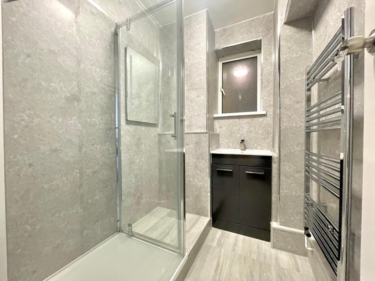 Fabulous 3 Bedroom Flat Sleeps 6 ลอนดอน ภายนอก รูปภาพ