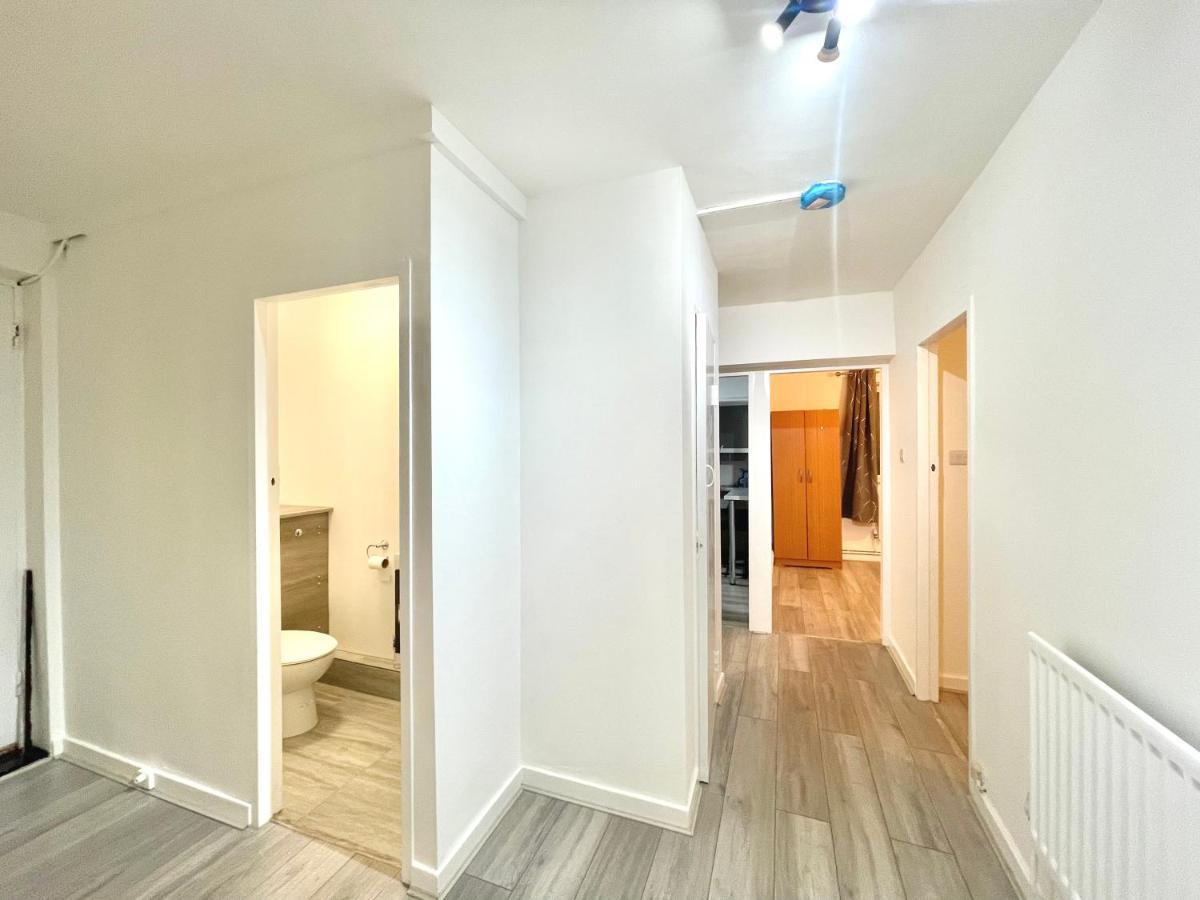 Fabulous 3 Bedroom Flat Sleeps 6 ลอนดอน ภายนอก รูปภาพ